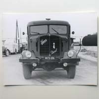LKW der Marke Saurer Diesel, altes Foto