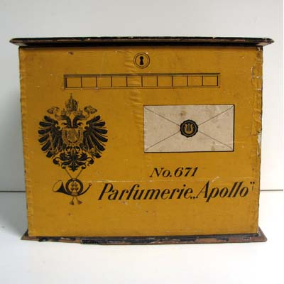 * Parfumerie Apollo, alte Kiste Form eines Postkastens