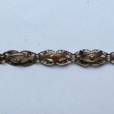 Armband, versilbert, mit kleinen Steinen