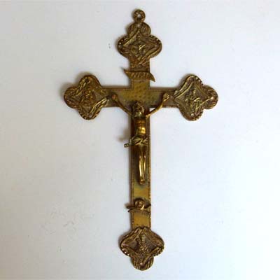 sehr altes Kreuz, Messing