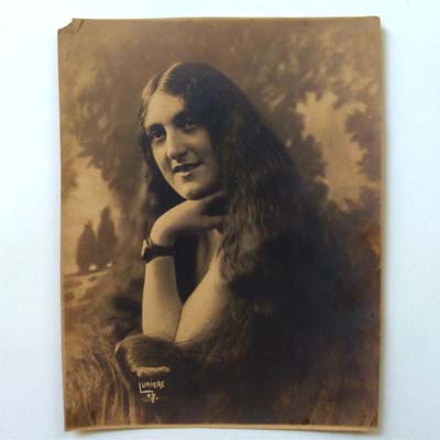 alte Fotografie, Frauenportrait, Studio Lumiere N.Y.