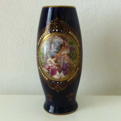 handbemalte Vase, Bindenschild, kobalblau