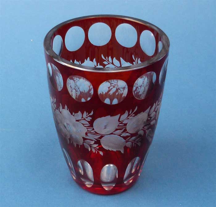 Vase, Glas, mundgeblasen, rotes Überfangglas