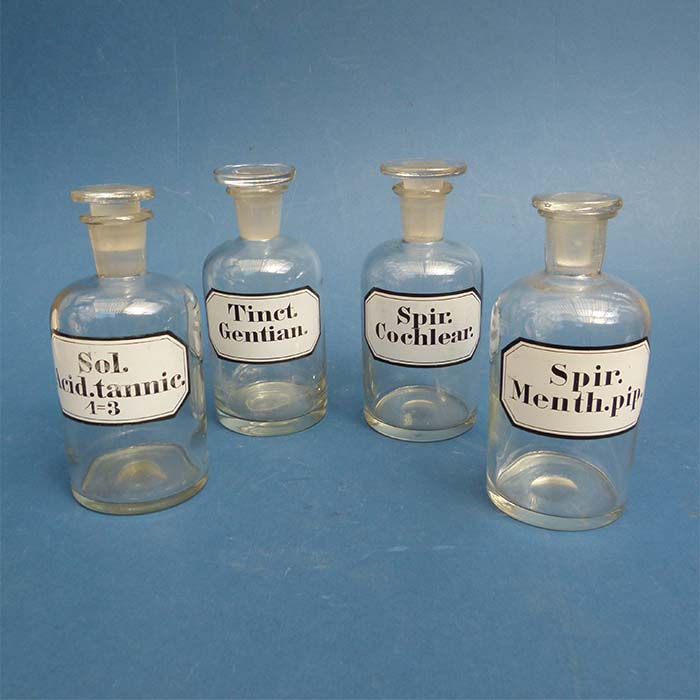 Apothekerflaschen, 4 Stück, alt, Glas