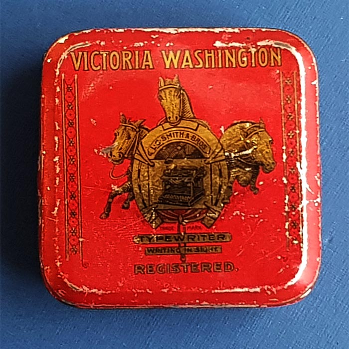 Victoria Washington, Farbband-Dose / typewriter ribbon