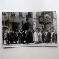 Gruppenfoto, Altstädter Ring, Prag, 1941, Ansichtskarte