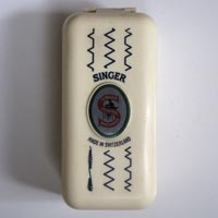 Singer Nähmaschine, Zubehör-Dose, Bakelit